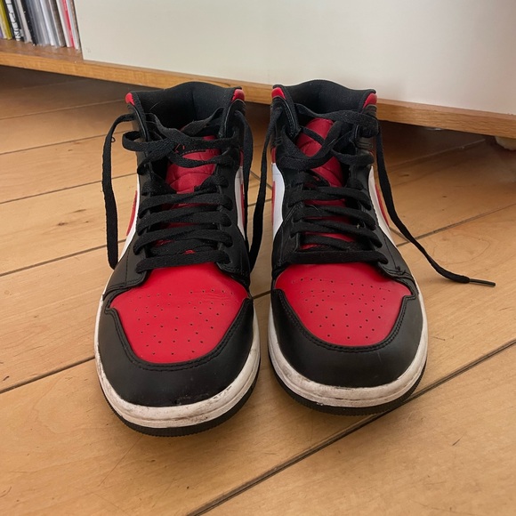 Nike Air Jordans men’s 10.5 (worn once!) - Picture 4 of 8